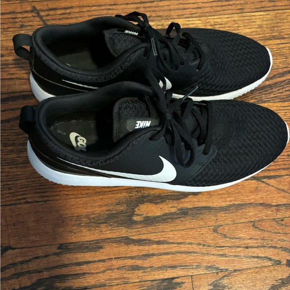 Shoes - Picture 4 of 6